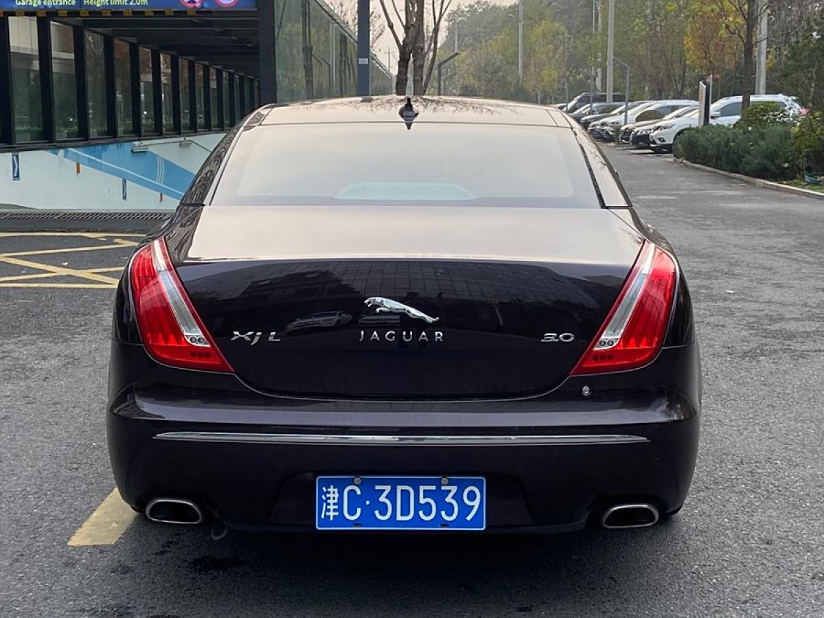 捷豹 XJ  2013款 XJL 3.0 SC 全景商務(wù)版圖片