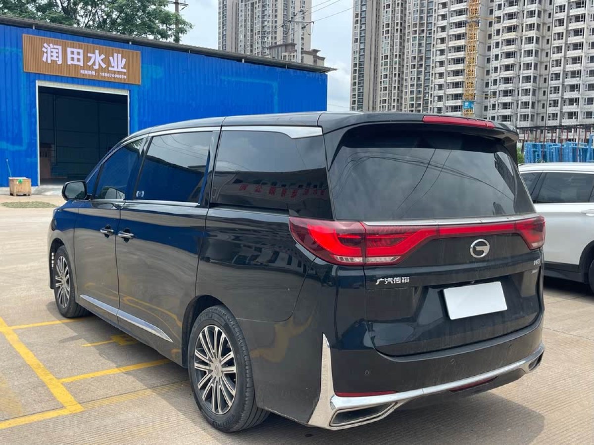 廣汽傳祺 M8  2021款 領(lǐng)秀系列 390T 至尊版圖片