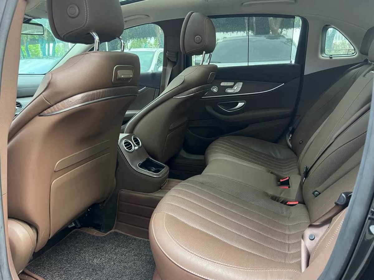 奔馳 奔馳E級  2021款 改款 E 300 L 尊貴型圖片