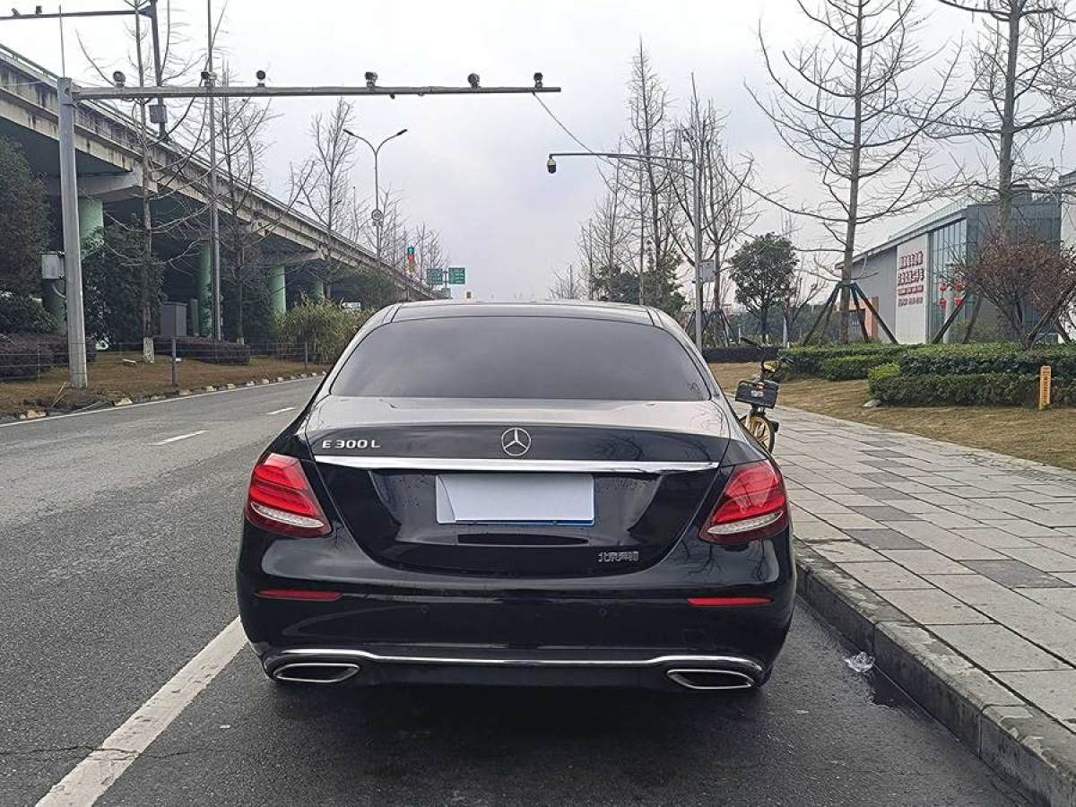 奔馳 奔馳E級  2020款 E 300 L 豪華型圖片