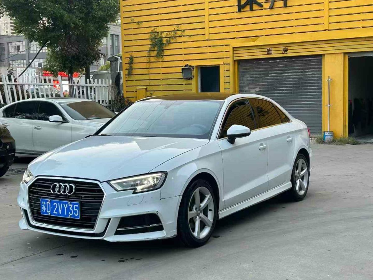 2017年12月奧迪 奧迪A3  2017款 Cabriolet 40 TFSI