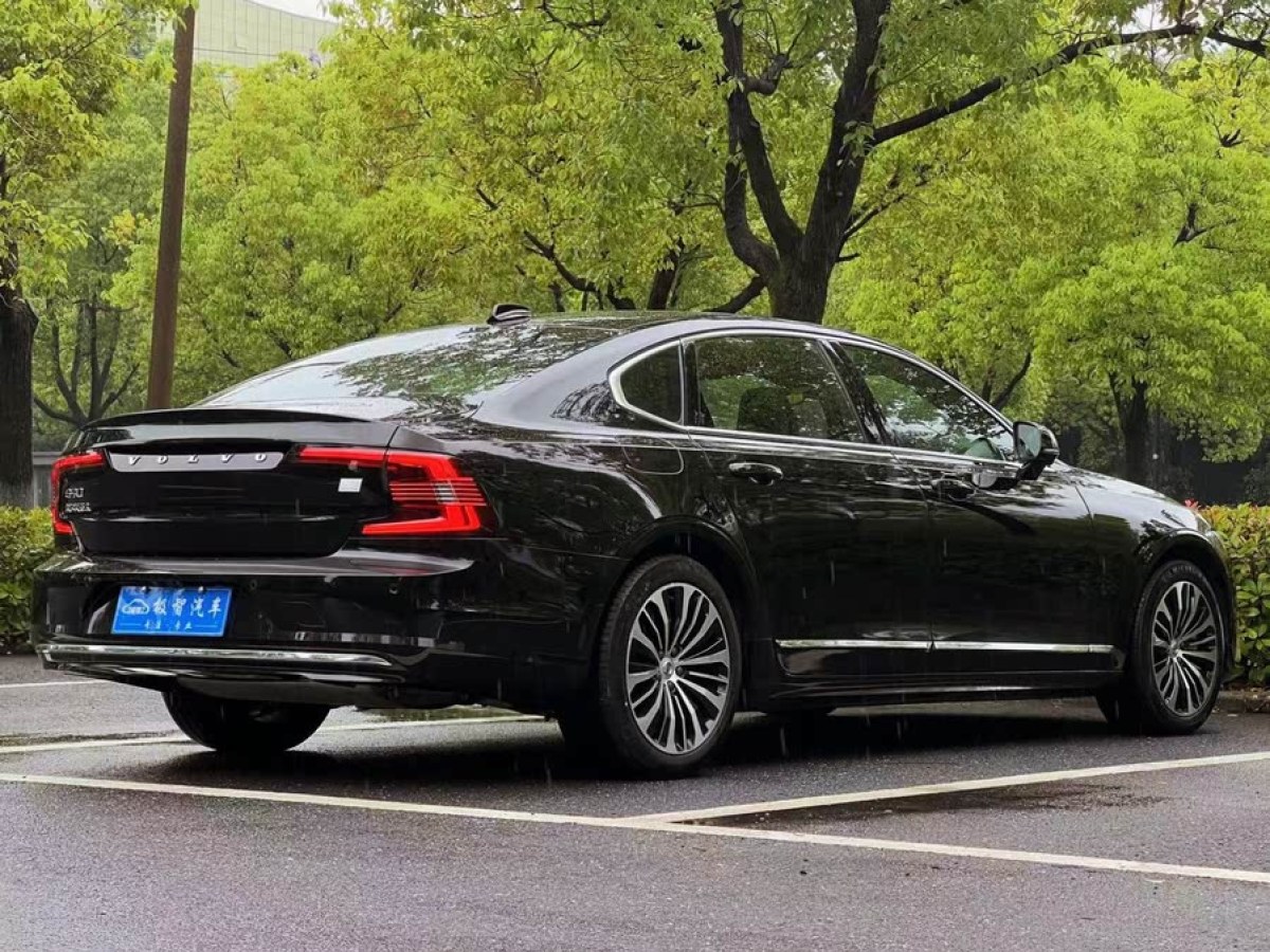 沃爾沃 S90新能源  2025款 插電式混動(dòng) 四驅(qū)長(zhǎng)續(xù)航智逸豪華版圖片