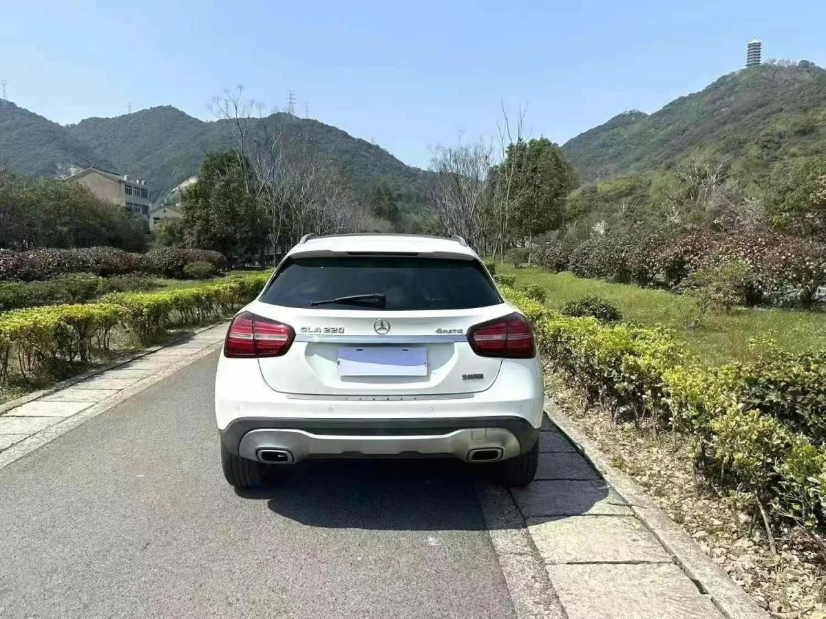 奔馳 奔馳GLA  2017款 GLA 220 4MATIC 豪華型圖片