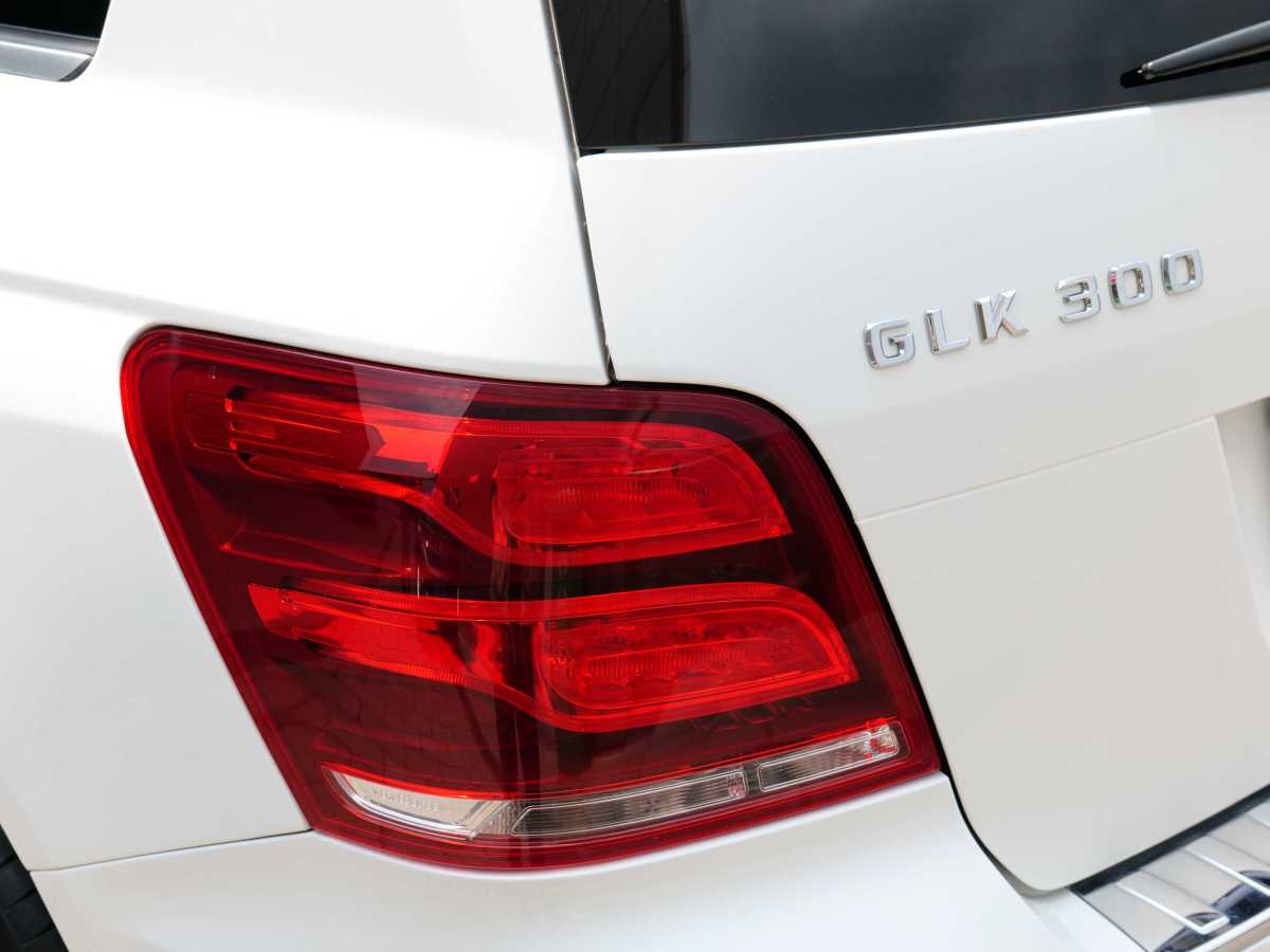 奔馳 奔馳GLK級(jí)  2013款 GLK 300 4MATIC 動(dòng)感天窗型圖片