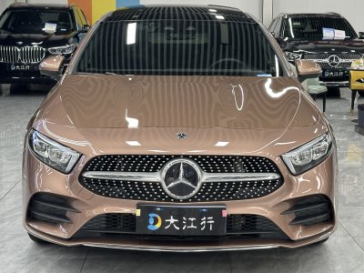 2019年10月 奔驰 奔驰A级 改款 A 200 L 运动轿车动感型图片