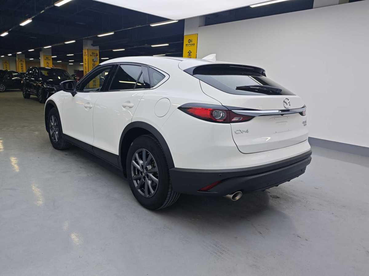 馬自達 CX-4  2021款 2.0L 自動兩驅(qū)藍天探索版圖片