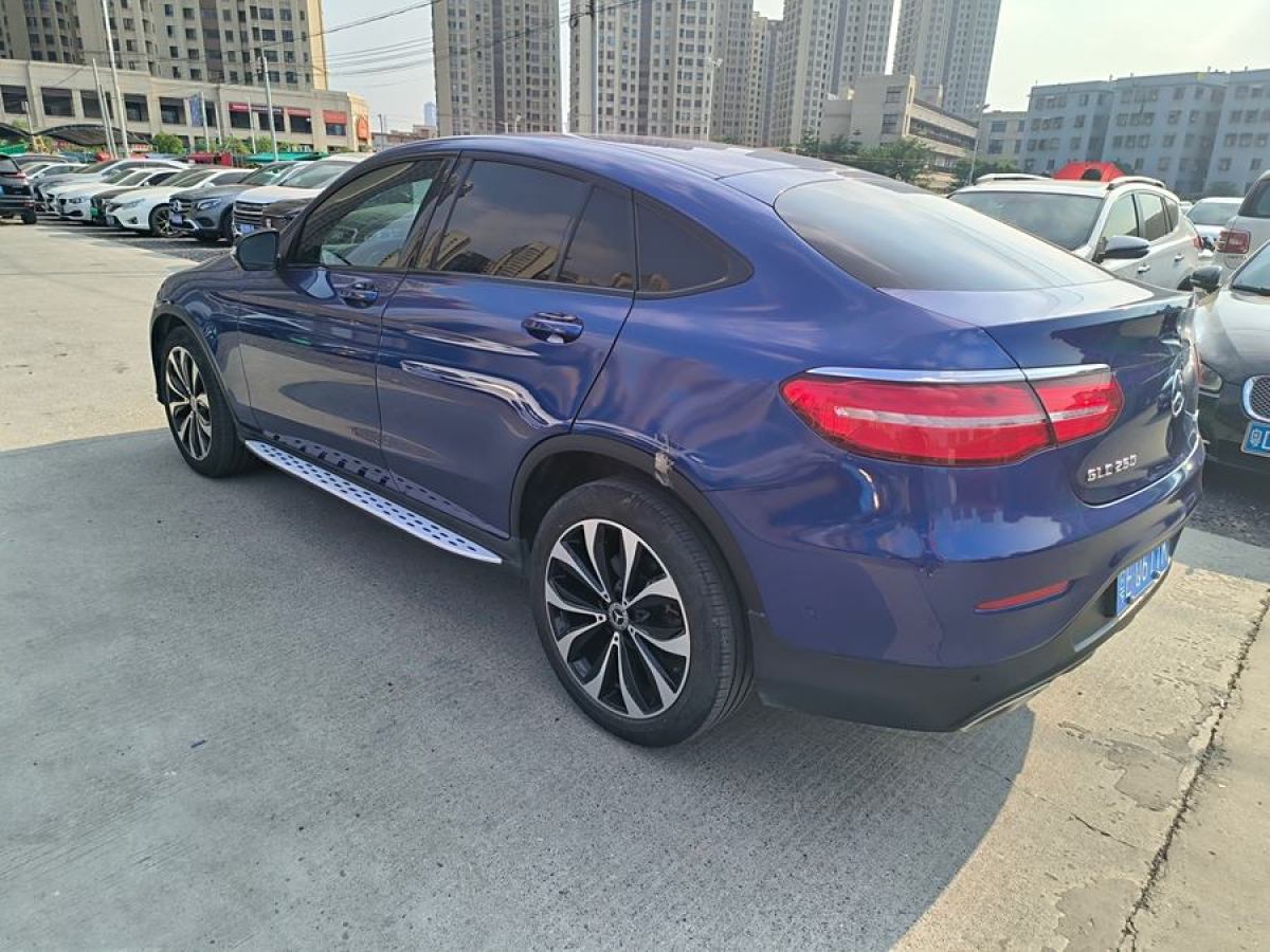 2019年1月奔馳 奔馳GLC  2023款 改款 GLC 260 4MATIC 轎跑SUV