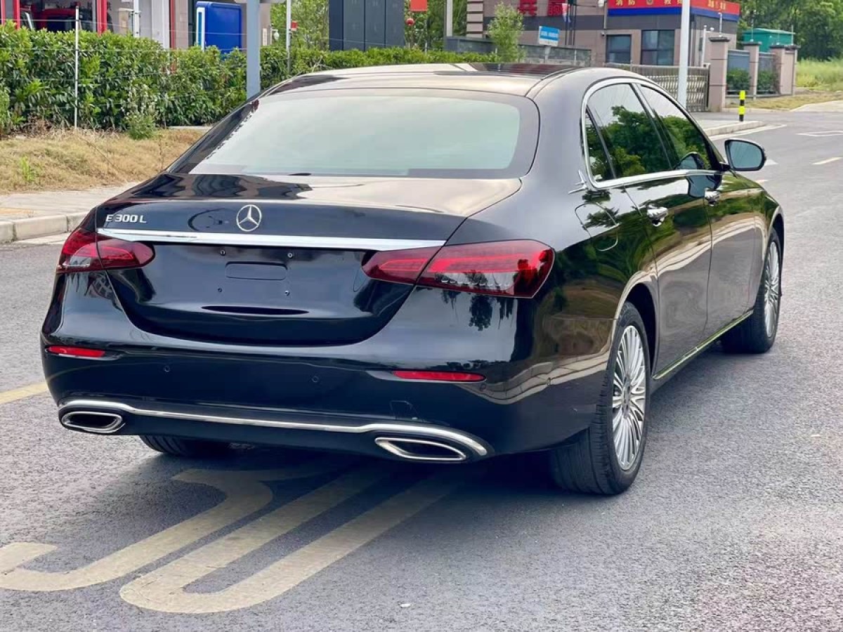 奔馳 奔馳E級  2023款 改款 E 300 L 豪華型圖片