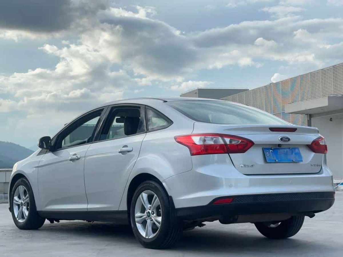 福特 ?？怂? 2012款 三廂 1.6L 自動風(fēng)尚型圖片