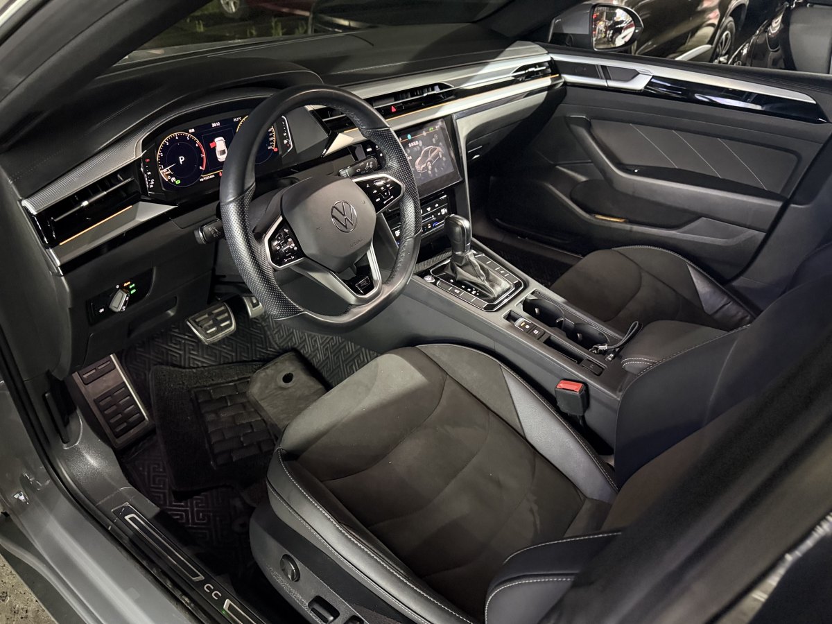 大眾 一汽-大眾CC  2023款 改款 330TSI 炫目版圖片