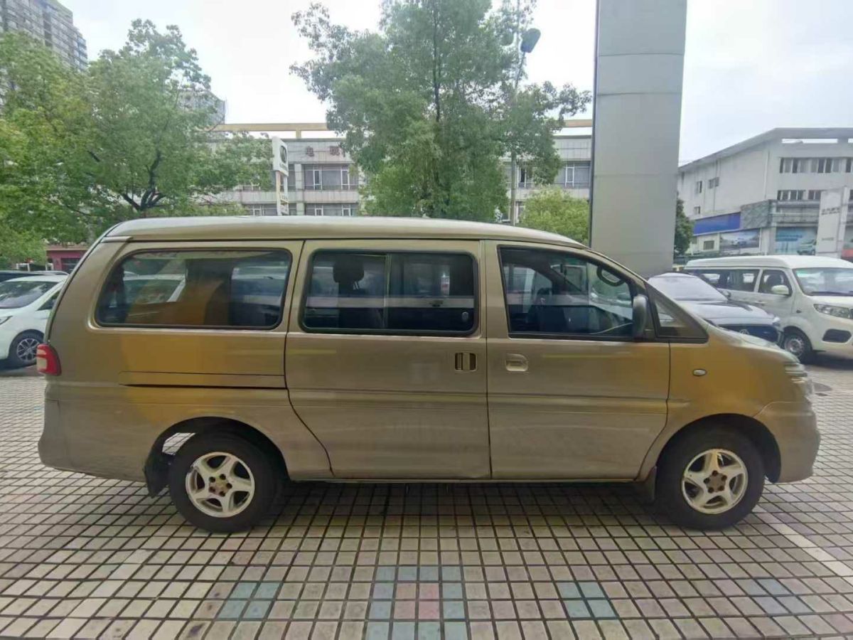 東風(fēng)風(fēng)行 菱智  2017款 M5 1.6L 標(biāo)準(zhǔn)型圖片