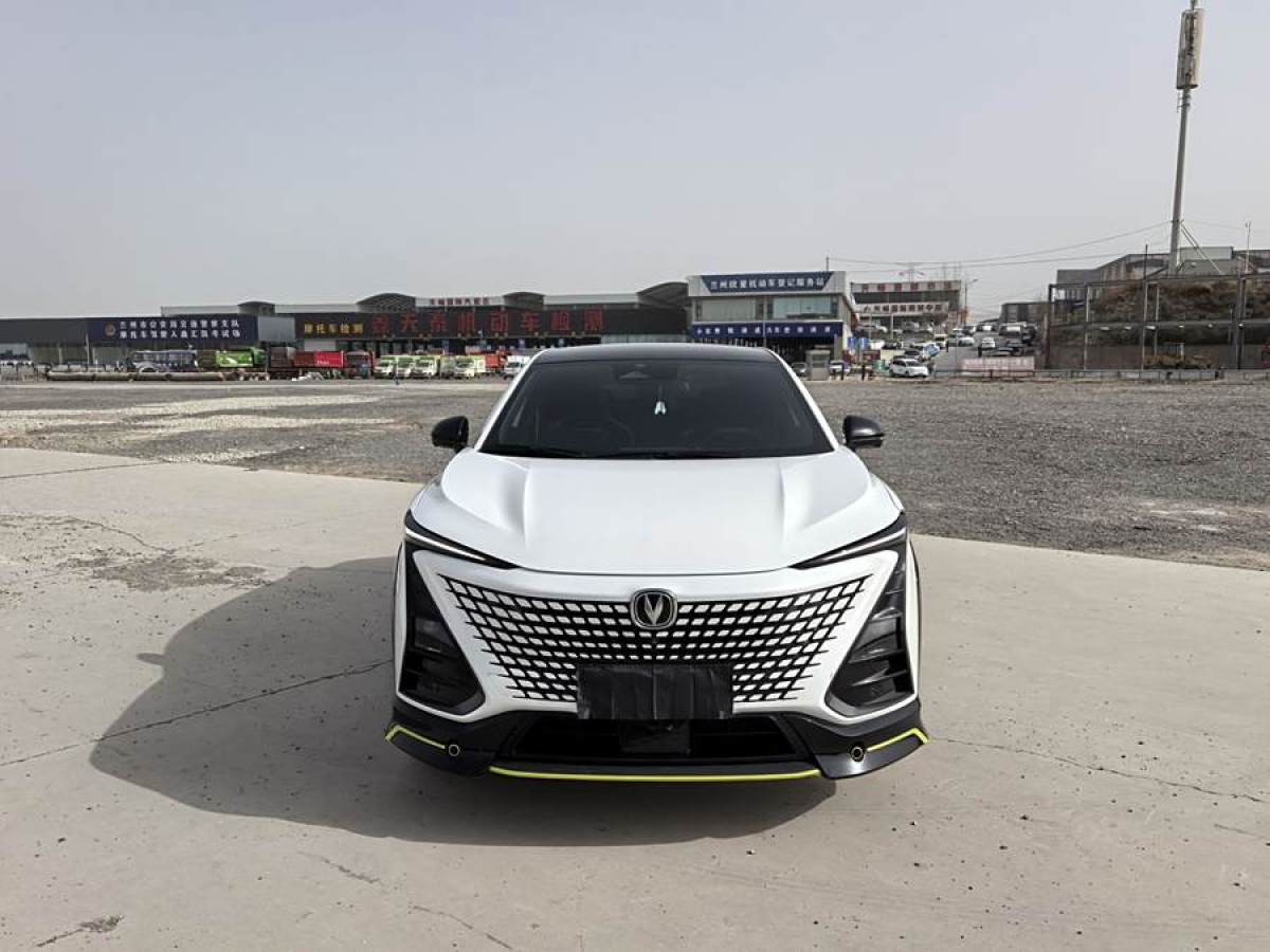 2022年5月長(zhǎng)安 UNI-T  2022款 1.5T 運(yùn)動(dòng)版 尊貴型