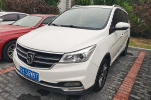 730 寶駿  1.5T CVT時(shí)尚型 7座 國(guó)VI