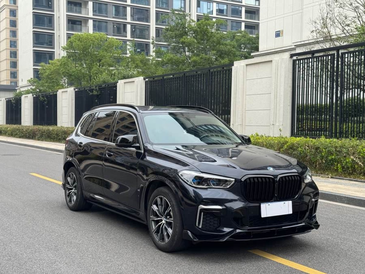 寶馬 寶馬X5  2022款 改款 xDrive 30Li 尊享型M運(yùn)動套裝圖片