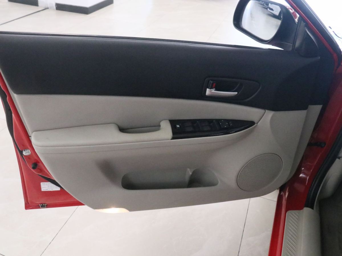 馬自達(dá) 馬自達(dá)6  2008款 2.0L 自動(dòng)豪華型圖片