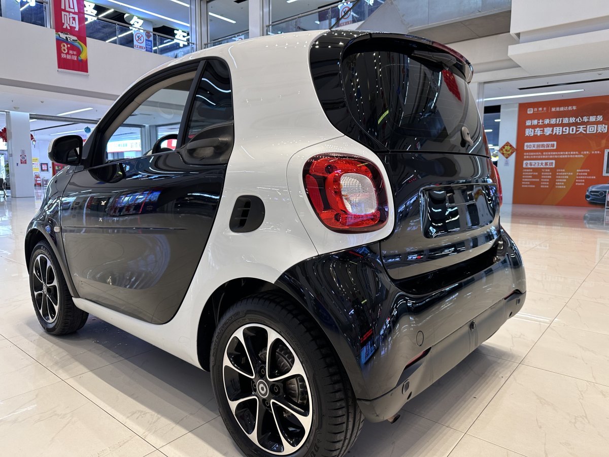 2016年5月smart fortwo  2015款 1.0L 52千瓦硬頂激情版