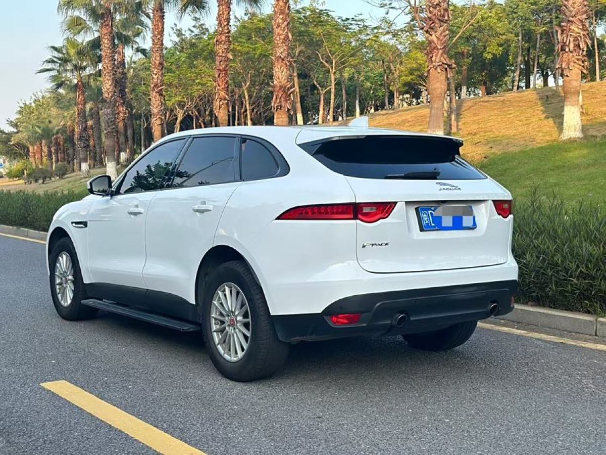 捷豹 F-PACE  2018款 2.0T 兩驅(qū)都市尊享版圖片