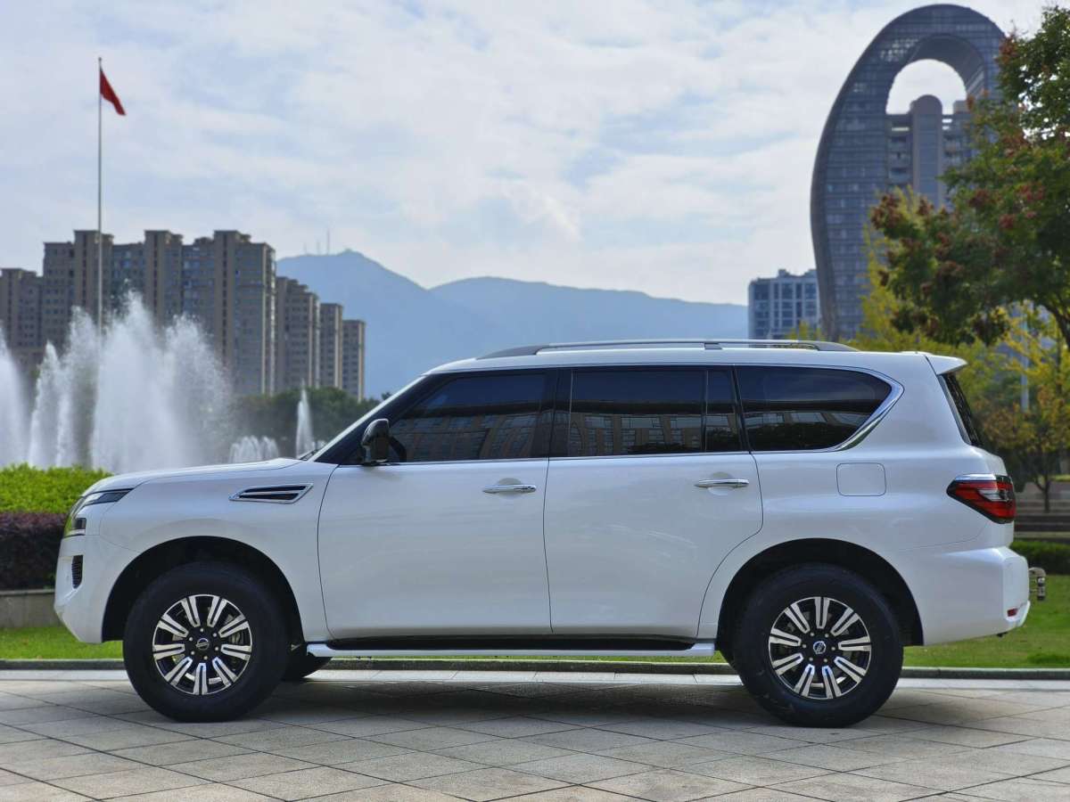 日產(chǎn) 途樂  2018款 4.0L 旗艦型圖片