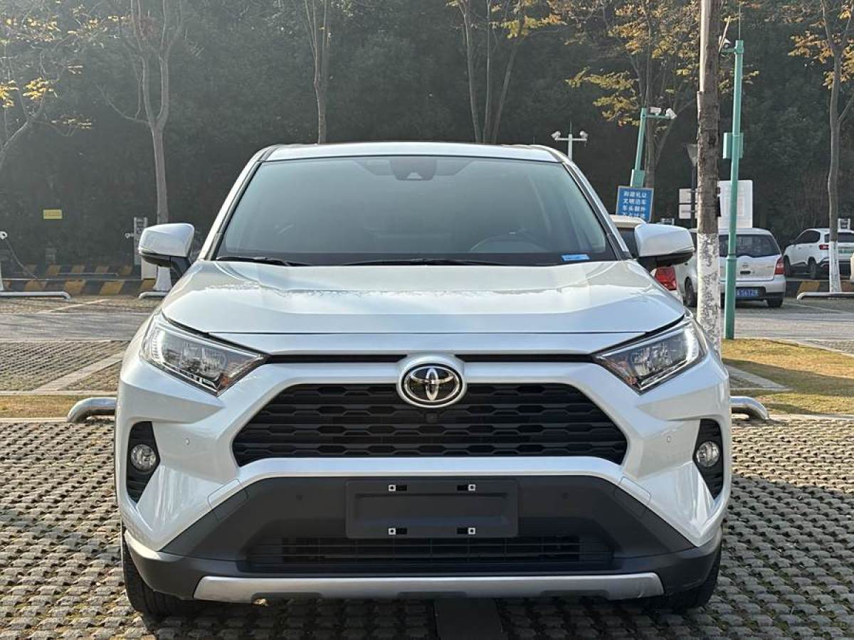 豐田 RAV4榮放  2021款 2.0L CVT四驅(qū)風(fēng)尚PLUS版圖片