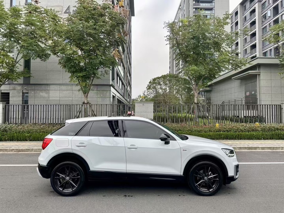 奧迪 奧迪Q2L  2021款 35 TFSI 時(shí)尚動(dòng)感型圖片