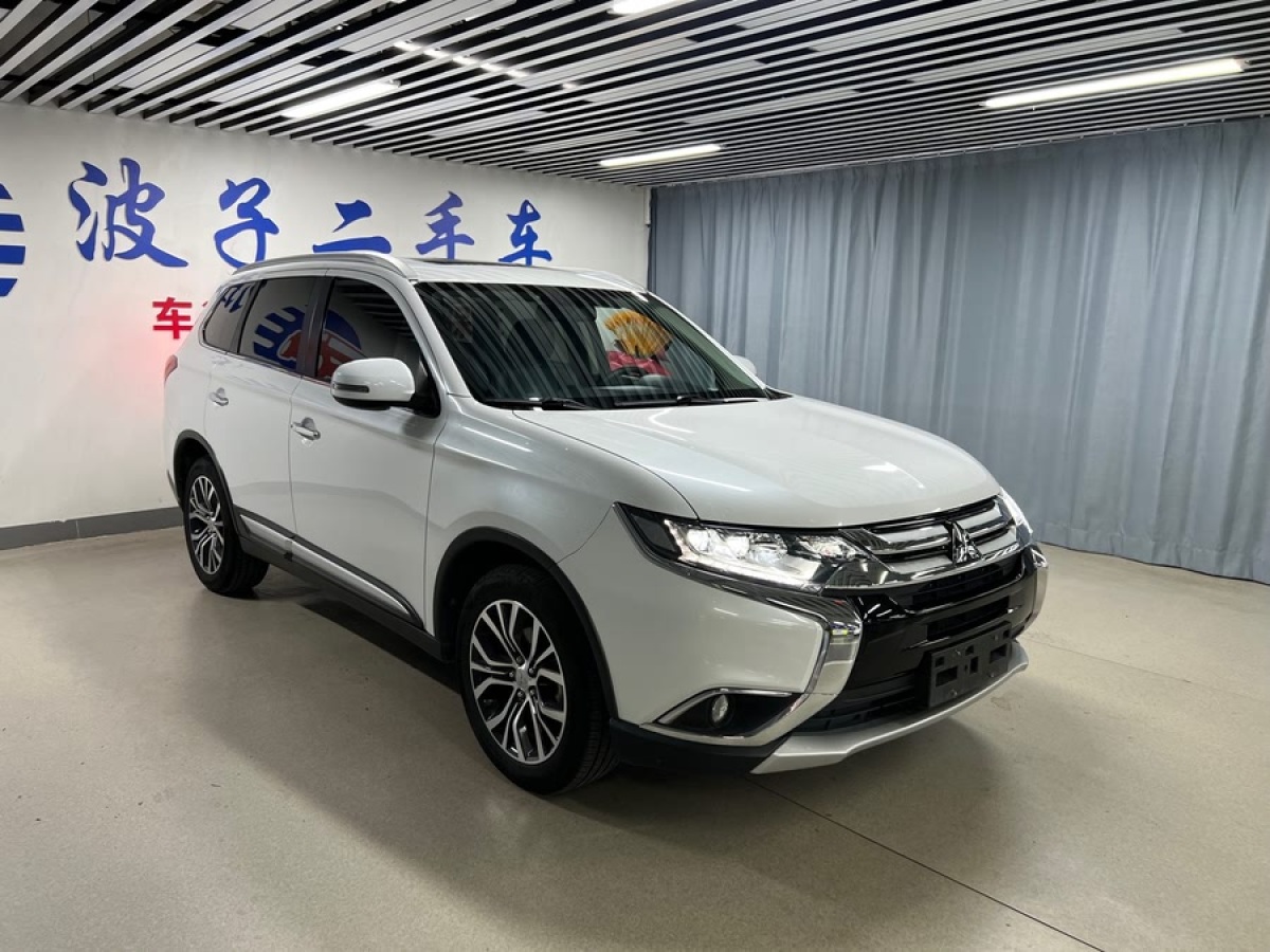 三菱 歐藍德  2018款 2.4L 四驅精英版 5座圖片