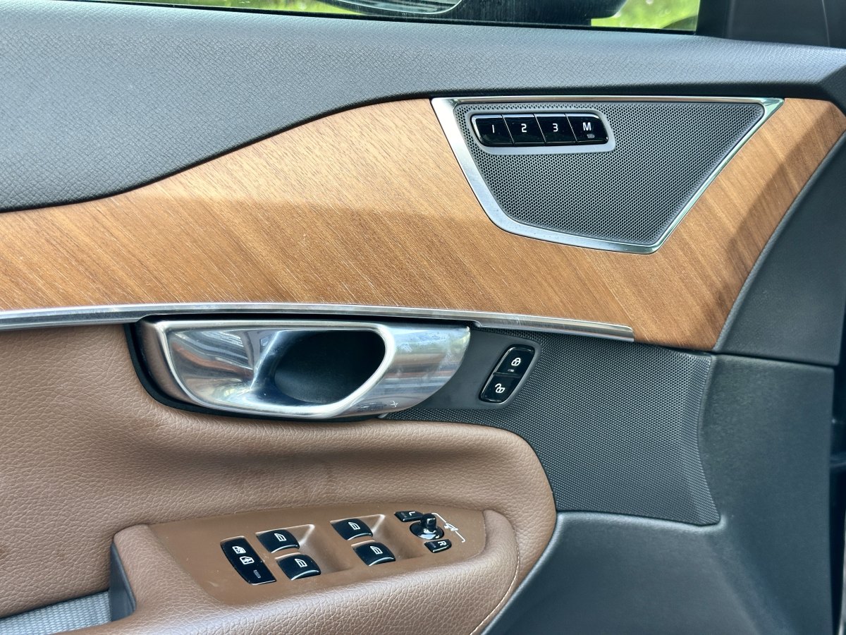 2020年9月沃爾沃 XC90  2021款 B5 智行豪華版 5座