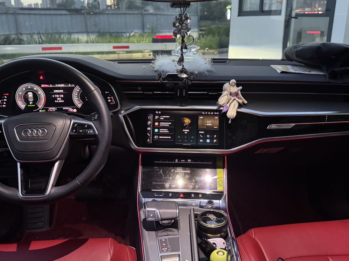 奧迪 奧迪A6L  2024款 45 TFSI 臻選動感型圖片