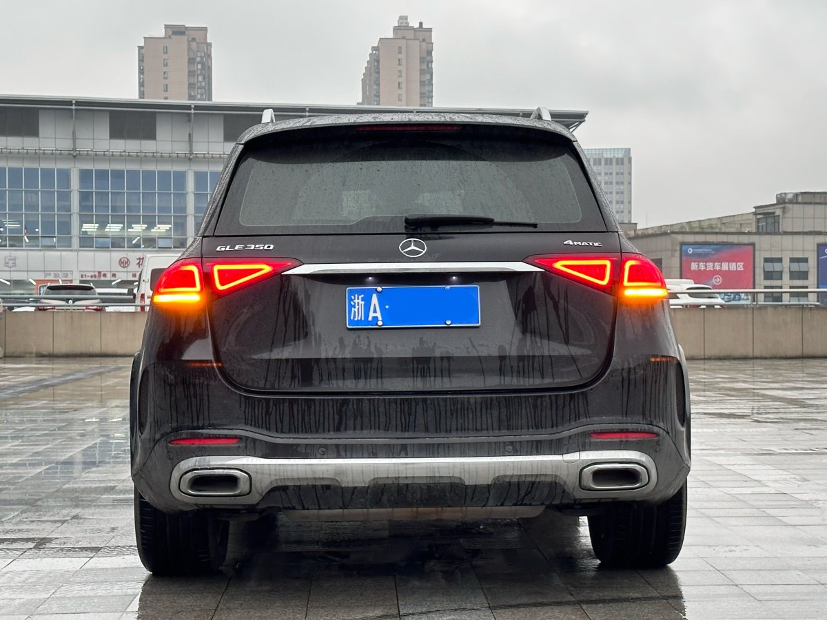 奔馳 奔馳GLE  2023款 GLE 350 4MATIC 時(shí)尚型圖片