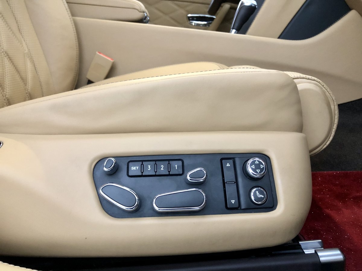 宾利 飞驰  2023款 4.0T V8 S图片