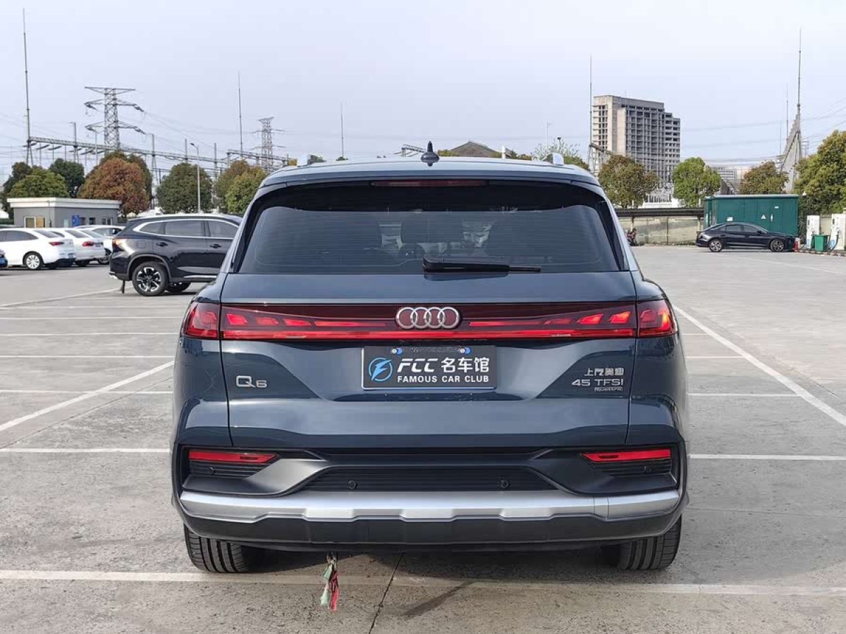 奧迪 奧迪Q6  2022款 45 TFSI quattro 齊云型 羽林套裝圖片