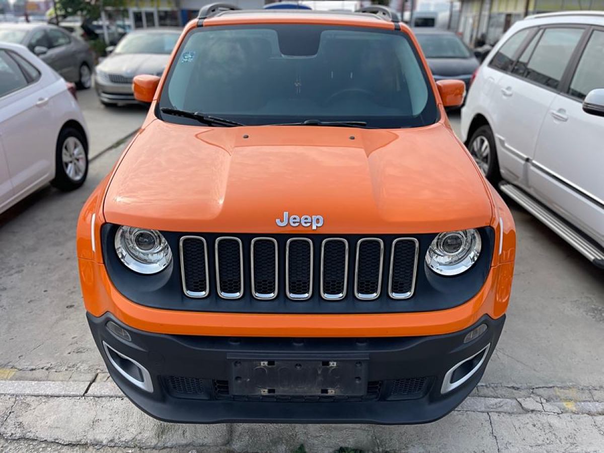 Jeep 自由俠  2018款 互聯(lián)大屏版 180T 自動勁能版圖片