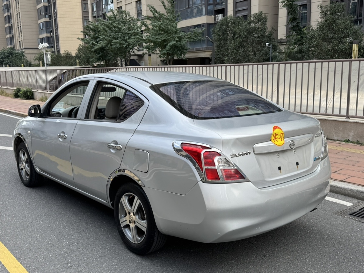 日產(chǎn) 陽光  2011款 1.5XE CVT舒適版圖片