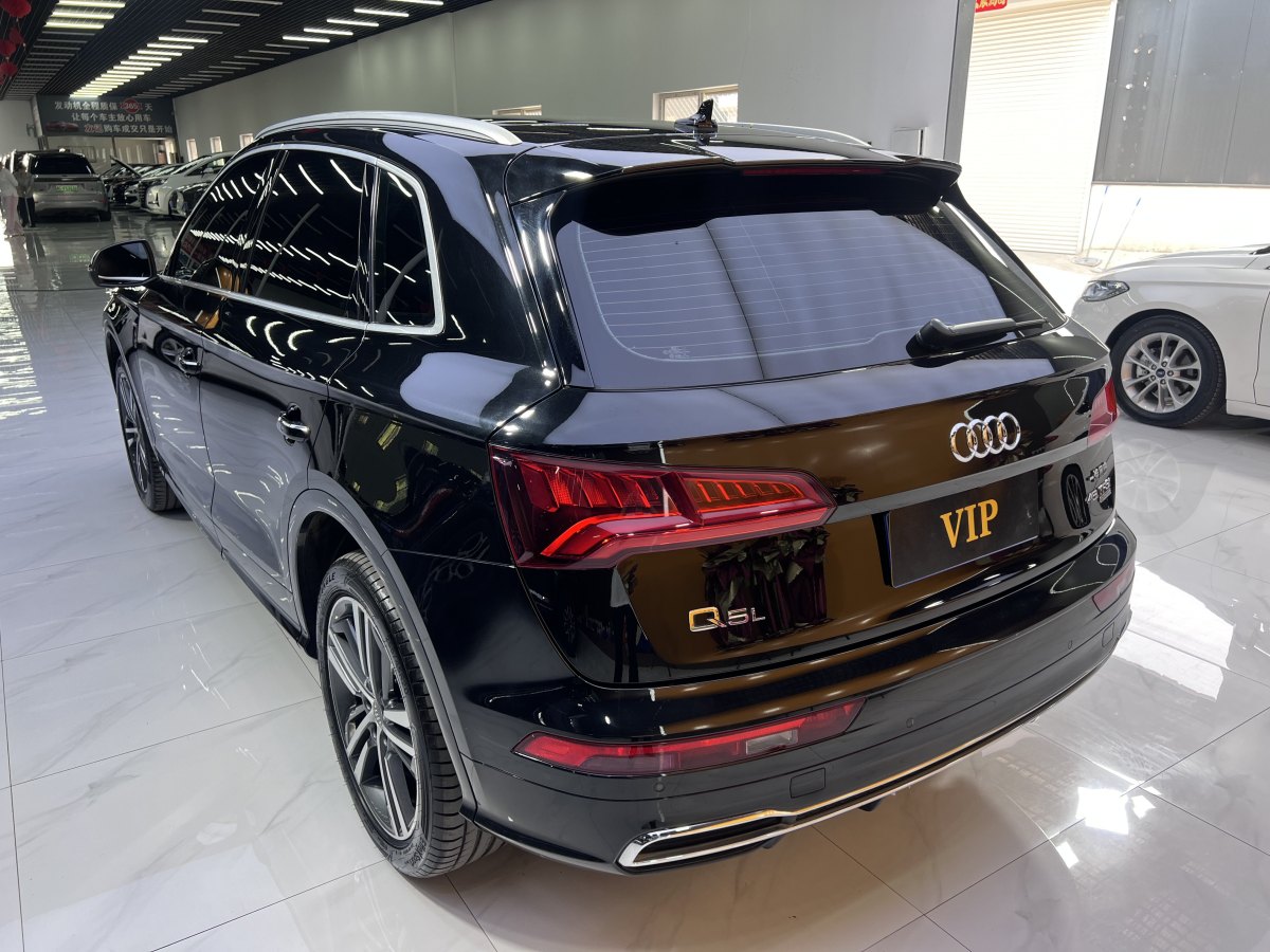 奧迪 奧迪Q5L  2018款  45 TFSI 尊享運(yùn)動(dòng)型 國(guó)VI圖片