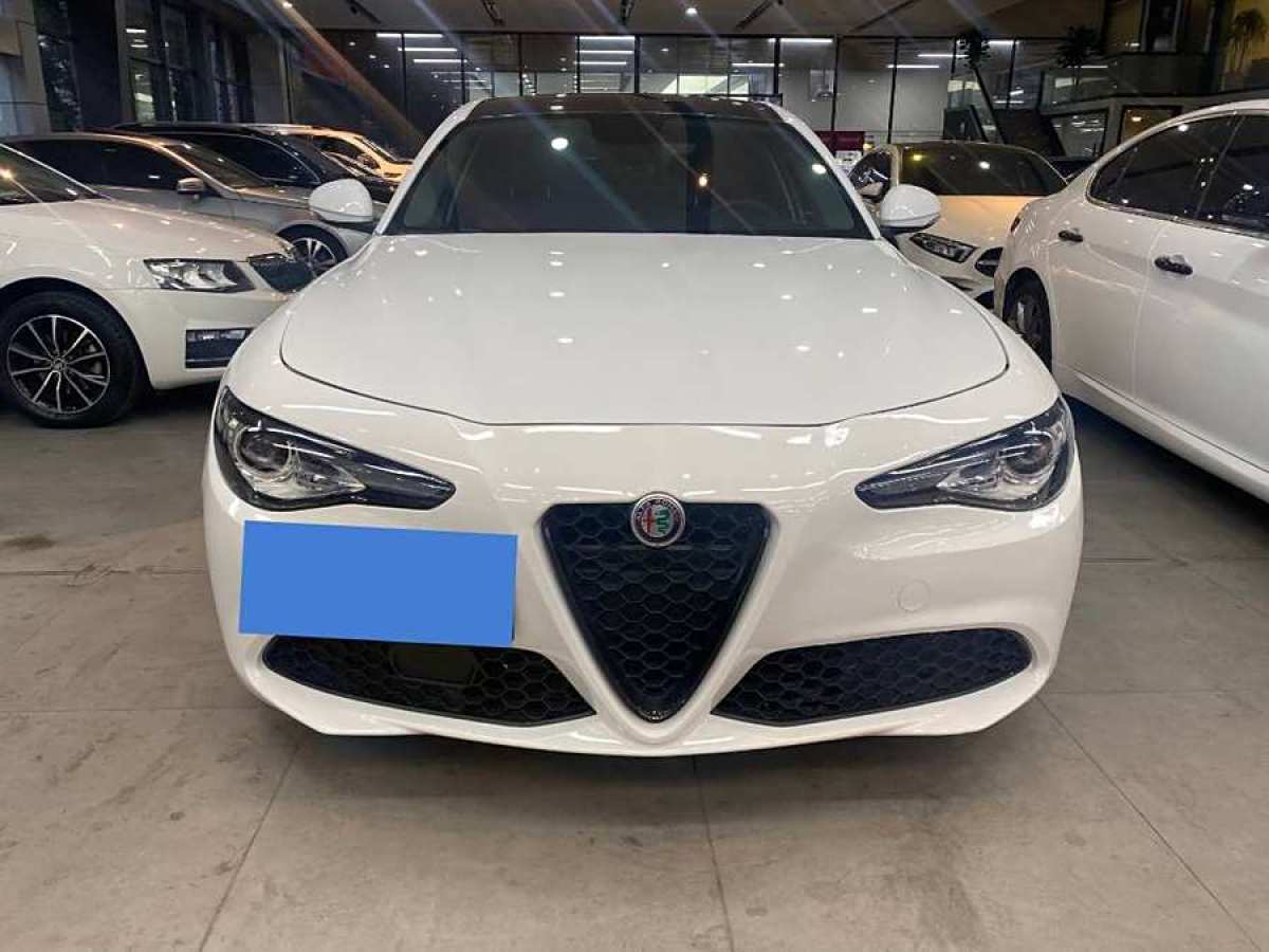 阿爾法·羅密歐 Giulia  2017款 2.0T 200HP 豪華版圖片