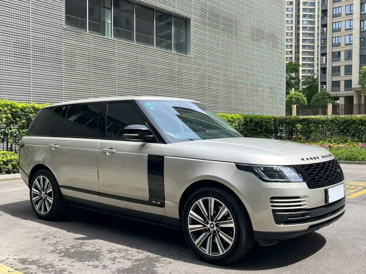 路虎 攬勝  2020款 3.0 L6 傳世加長(zhǎng)版圖片