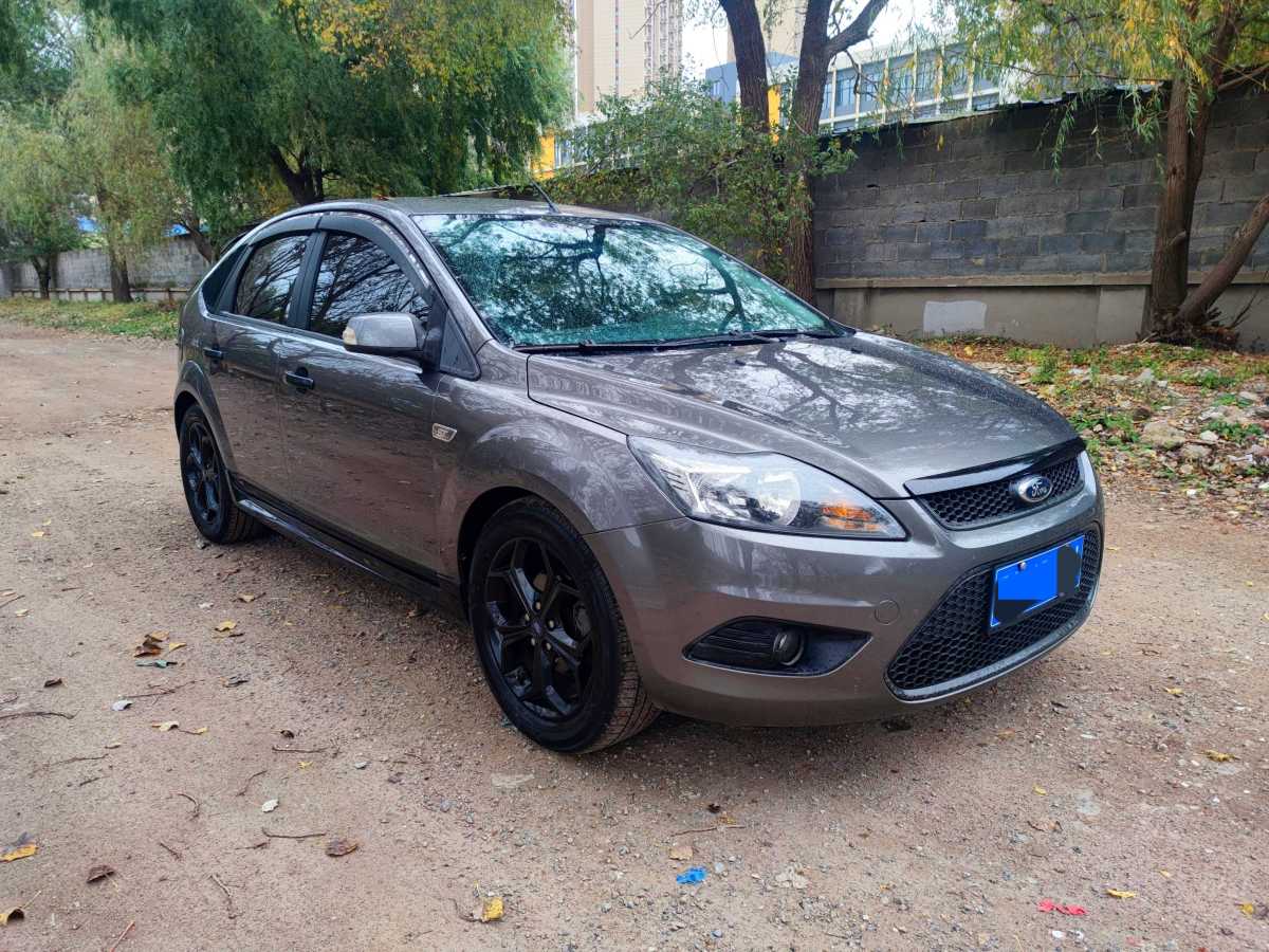 福特 ?？怂? 2013款 兩廂經(jīng)典 1.8L 手動時尚型圖片