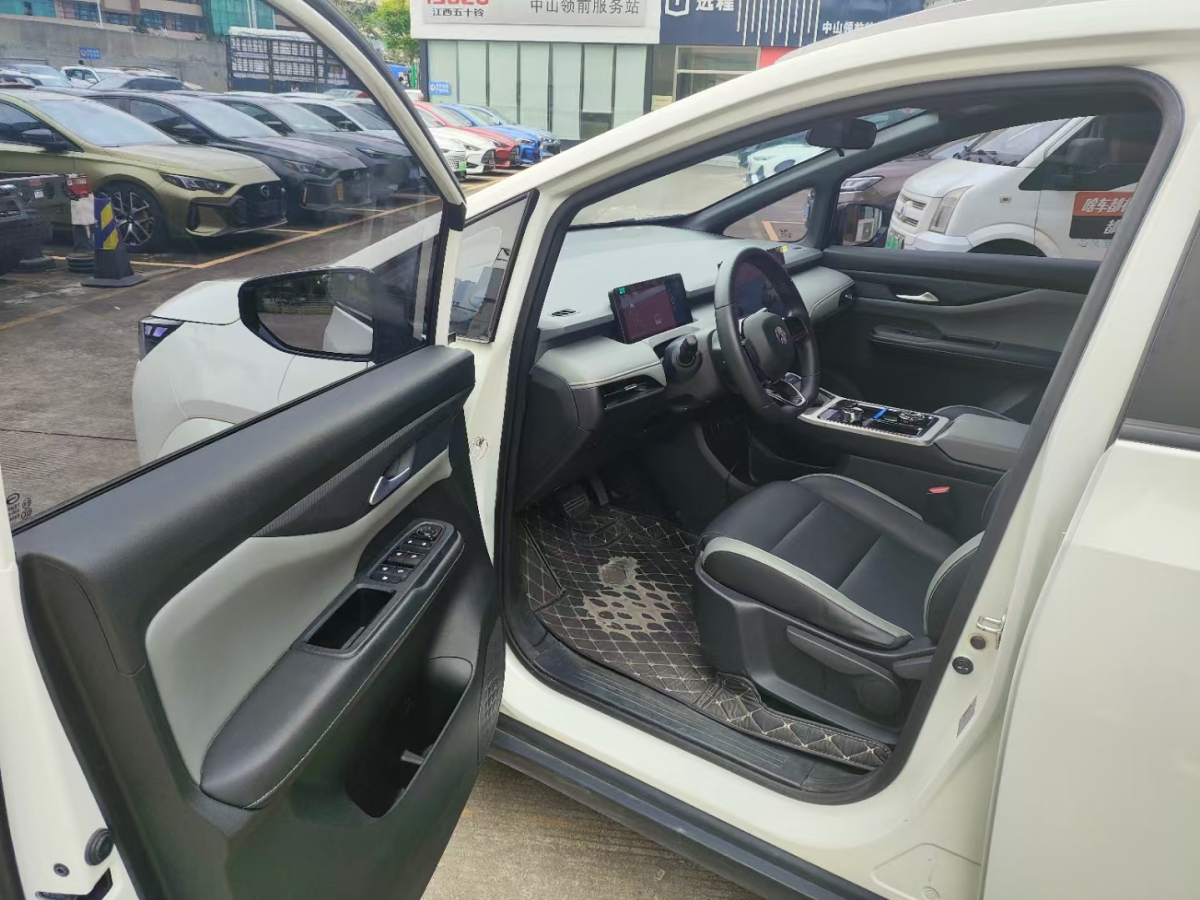 合創(chuàng) 合創(chuàng)Z03  2022款 510km 潮享版 135kW 64.23kWh圖片