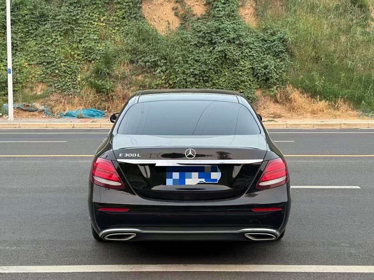 奔馳 奔馳E級(jí)  2019款 改款 E 300 L 豪華型圖片