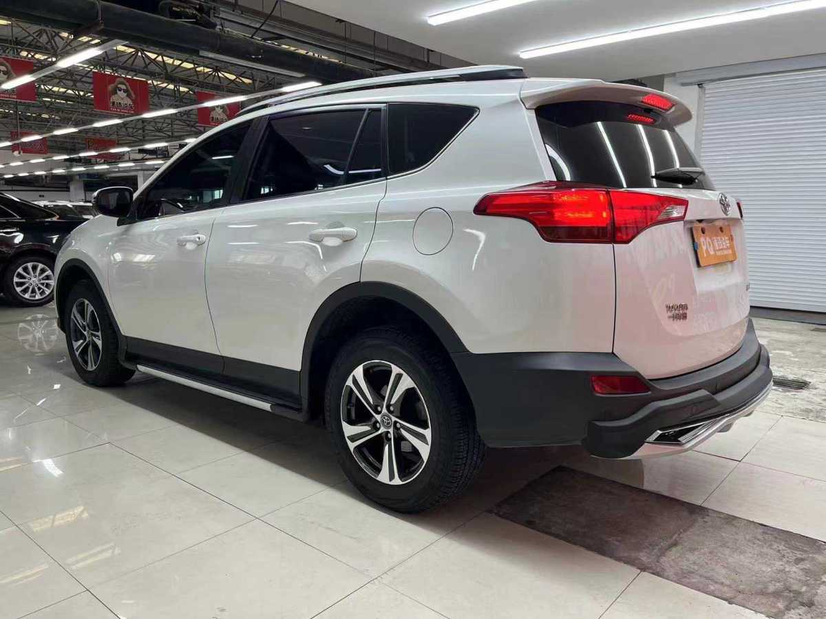 豐田 RAV4  2018款 榮放 2.0L CVT兩驅(qū)風(fēng)尚版圖片