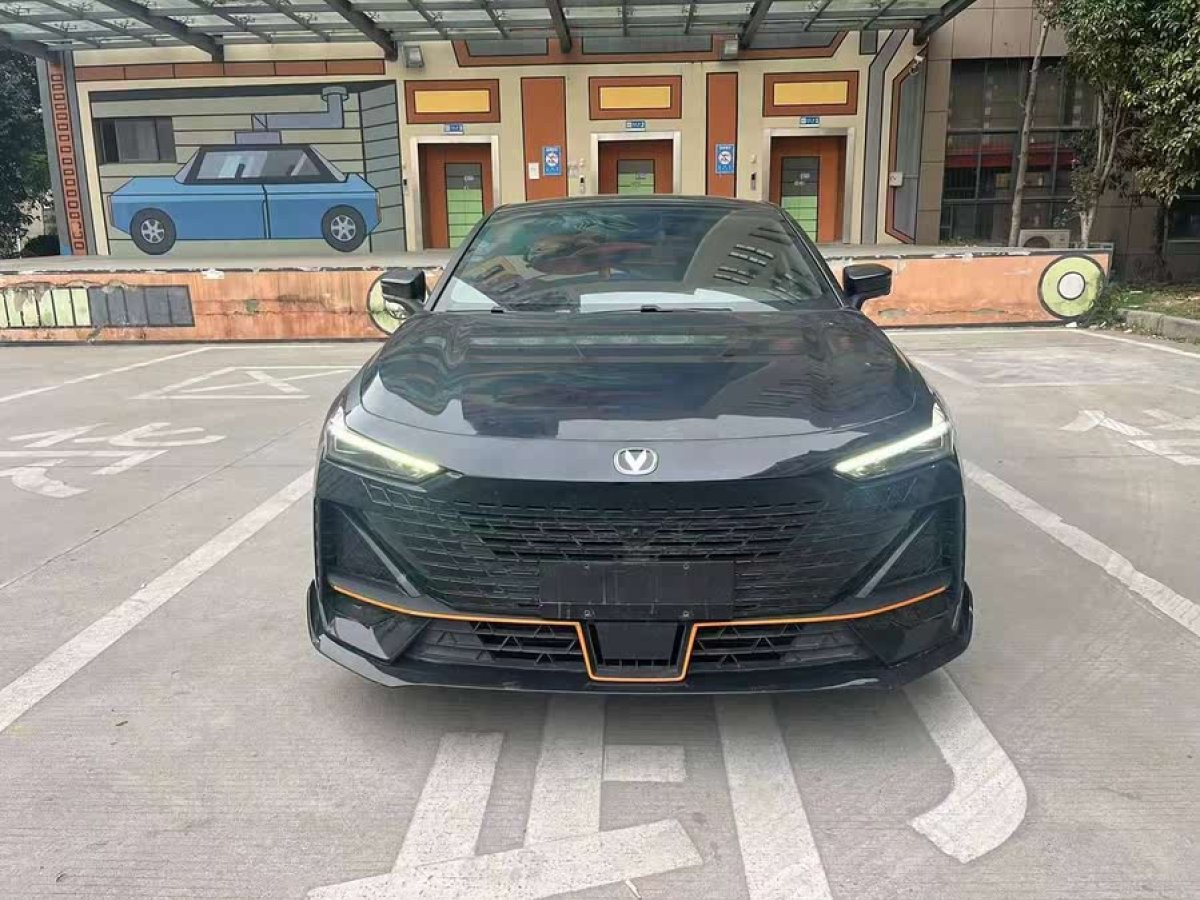 長(zhǎng)安 長(zhǎng)安UNI-V  2022款 1.5T 卓越型圖片