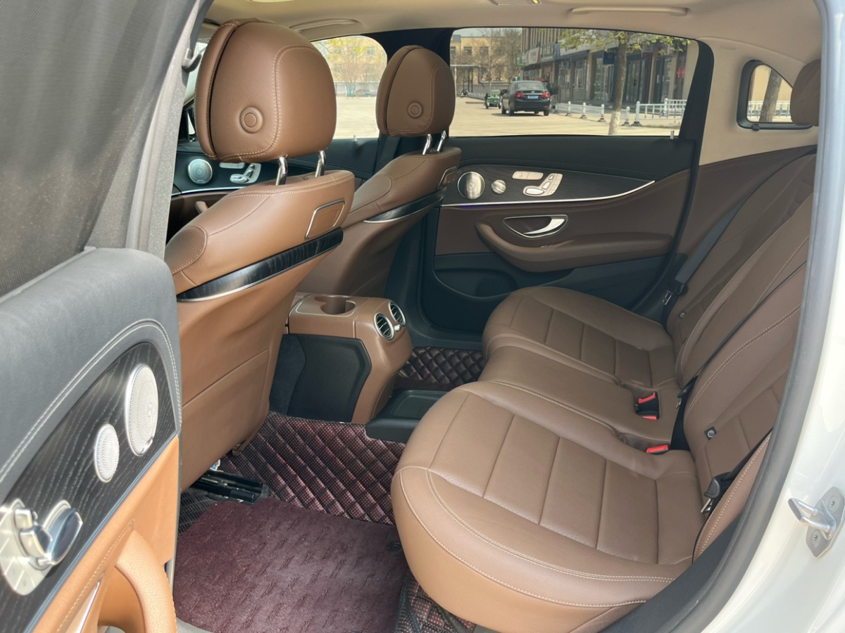 2019年2月奔驰 奔驰E级  2019款 改款 E 300 L 运动豪华型