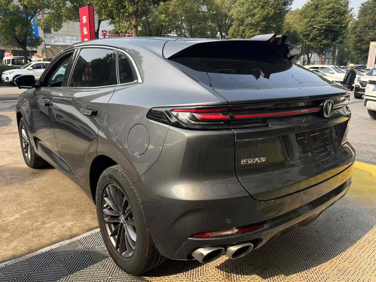 長(zhǎng)安 長(zhǎng)安UNI-K  2021款 2.0T 豪華型圖片