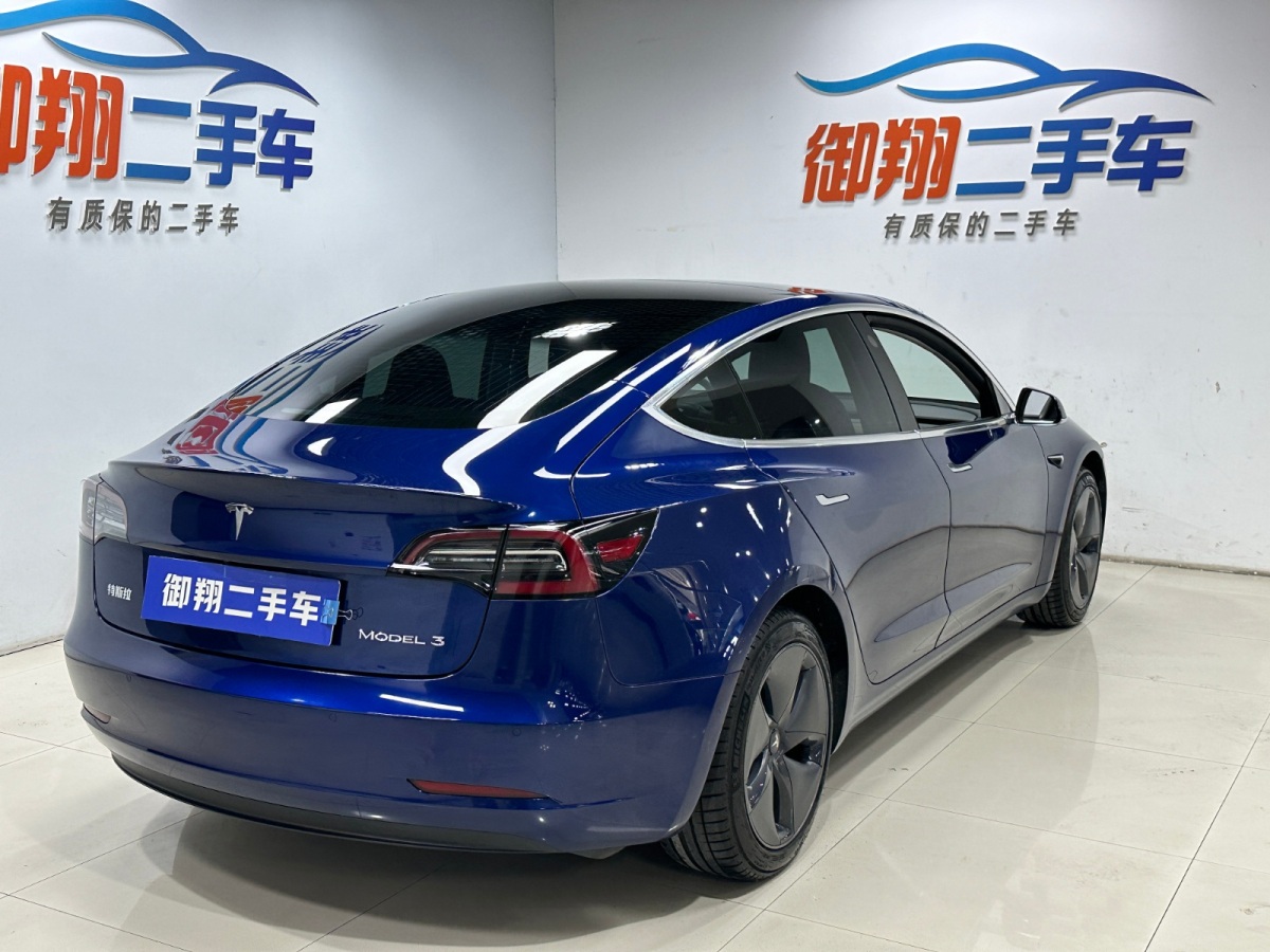 特斯拉 Model 3  2019款 標(biāo)準(zhǔn)續(xù)航后驅(qū)升級版圖片