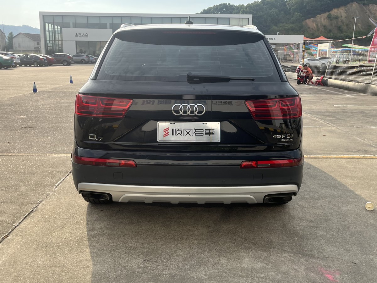 奥迪 奥迪Q7  2017款 Q7 3.0T FSI Premium 美规版图片