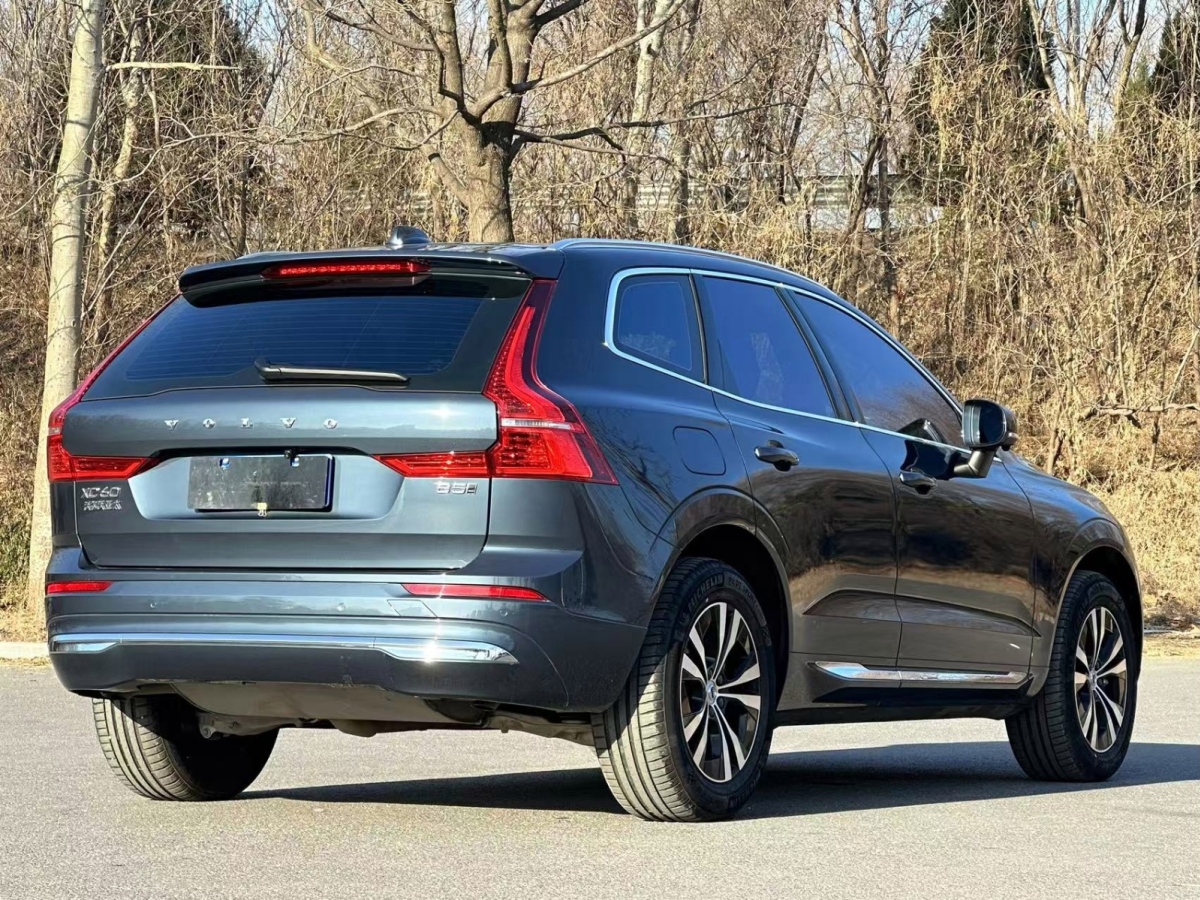 沃爾沃 XC60  2024款 B5 四驅(qū)智逸豪華版圖片