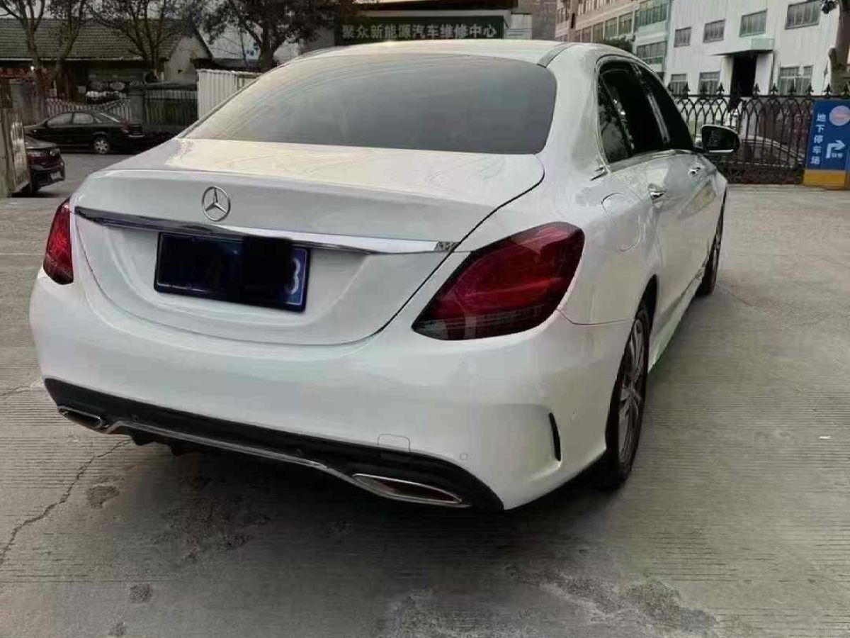 奔馳 奔馳A級  2019款  A 220 L 4MATIC 運動轎車圖片