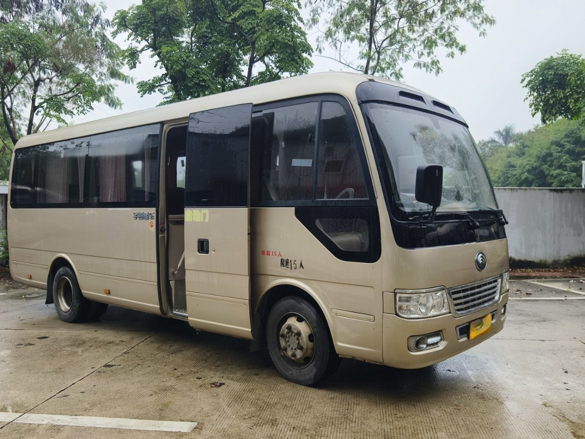 國五15座宇通T7旅游車圖片