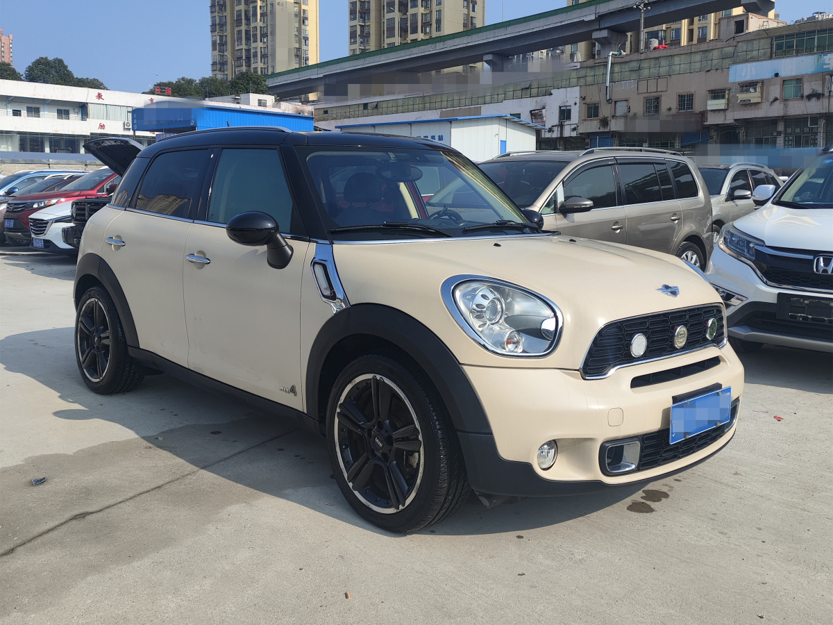 MINI COUNTRYMAN  2013款 1.6T COOPER S ALL4 滑雪版圖片