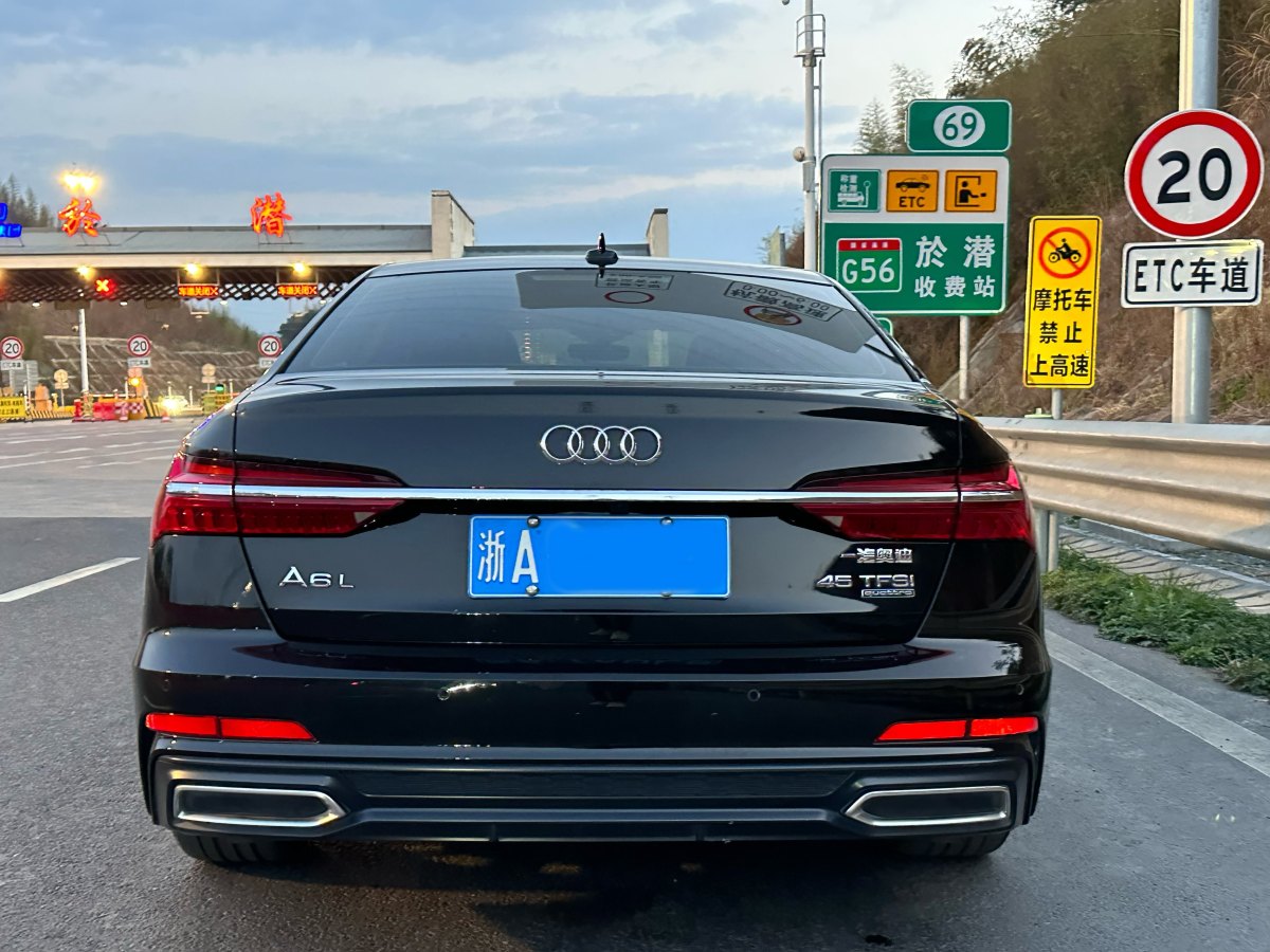 奧迪 奧迪A6L  2019款 45 TFSI quattro 臻選動感型圖片