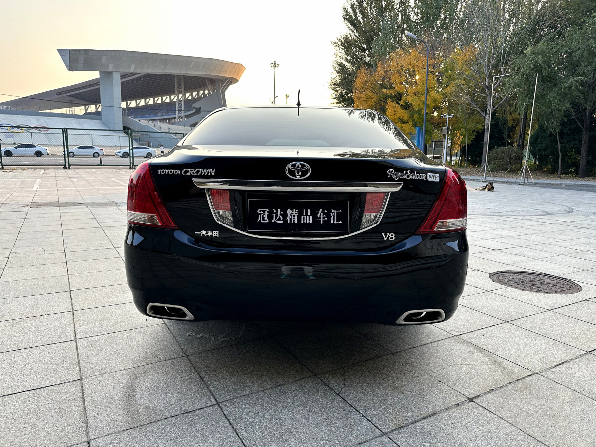 2011年11月豐田 皇冠  2010款 4.3L Royal Saloon VIP